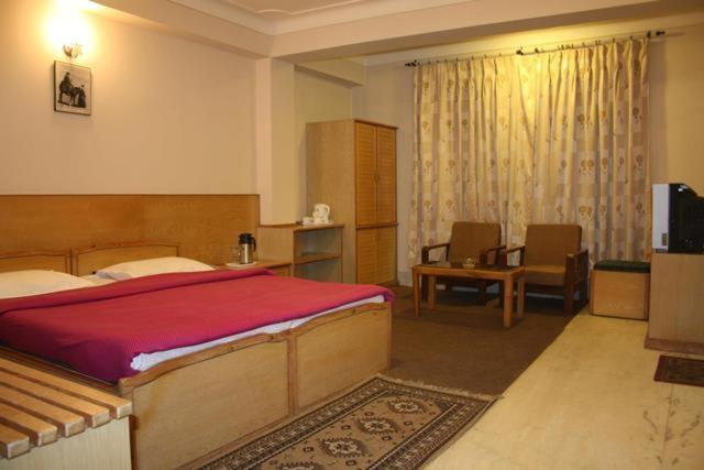 The Denzong Shangrila Gangtok Exterior photo