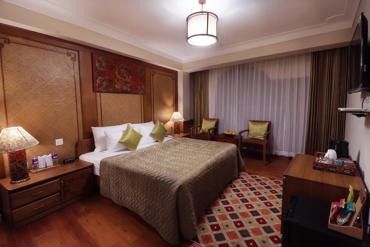 The Denzong Shangrila Gangtok Exterior photo